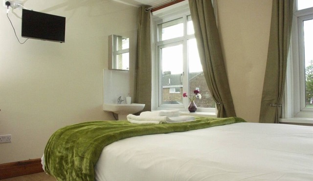 Hayat Hotel