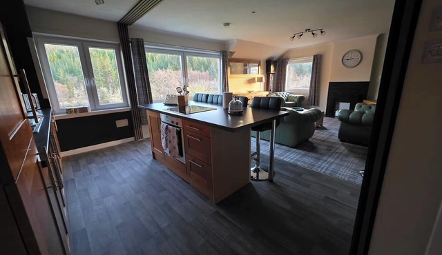Highlands - River View - Apt - Sleeps 4 - Garden