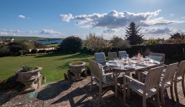 Impessive Coastal House with direct access to beaches & SW Coast Path
