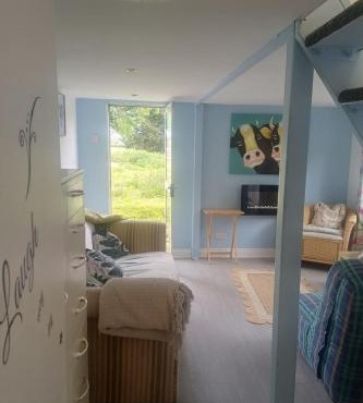 Inviting 1-Bed Cottage in Pontypridd