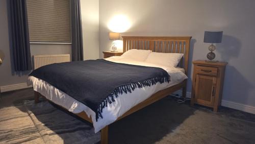King size bed & private bathroom Family and Bunk Bed