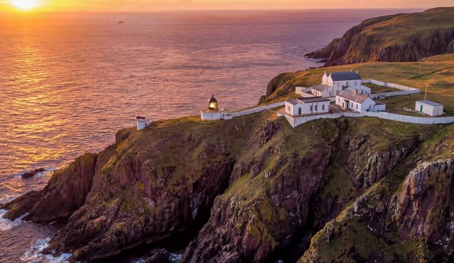 LIGHTKEEPERS FOLD, romantic, country holiday cottage in St Abbs in Eyemouth
