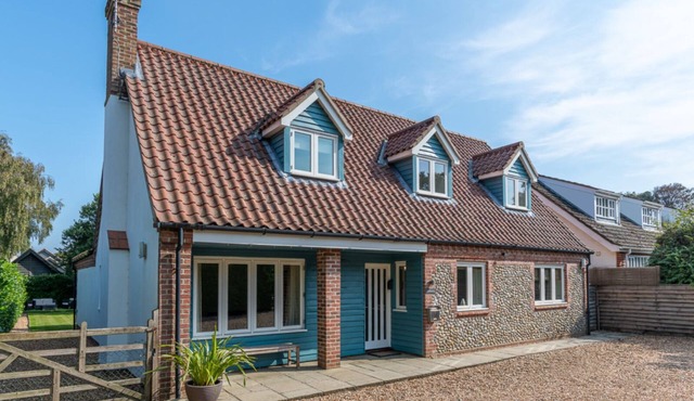 Linksway is situated on the prestigious beach road in Brancaster