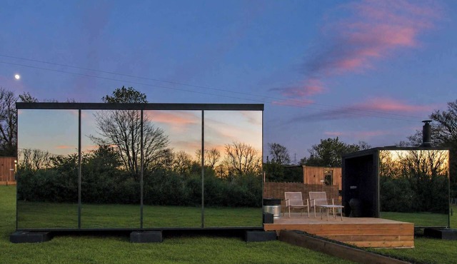 Mirror Cabin · Private Sauna & Plunge · Anglesey