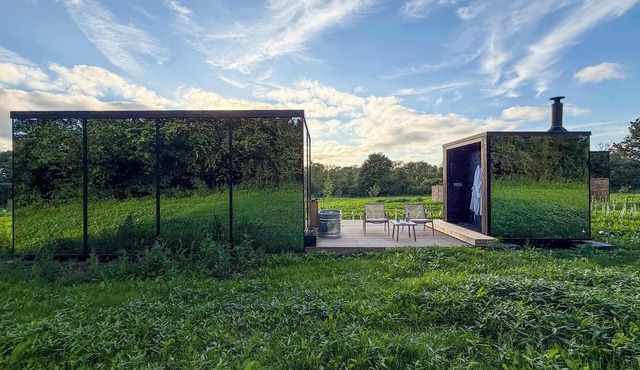 Mirror Cabin · Private Sauna & Plunge · Anglesey