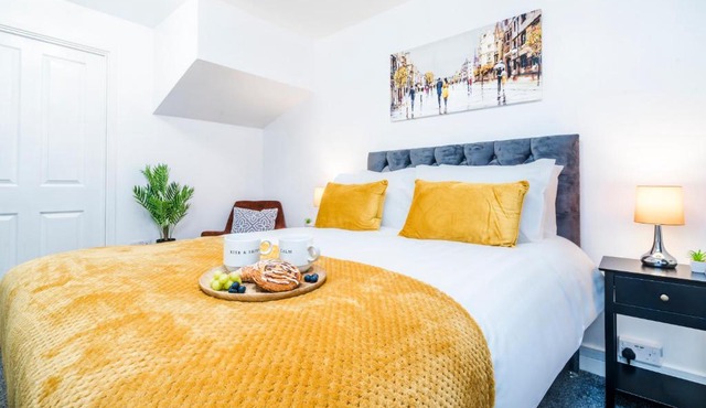 Modern 3-Bed House, Accommodates 6, Ultra-Fast Wi-Fi, Perefct for Long Term Stays in Oadby