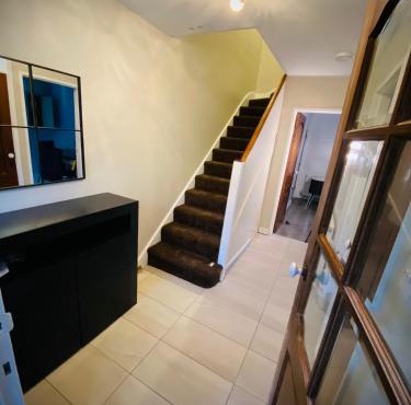 Modern-PetFriendly-privateGarden-Family-20MinToLDN