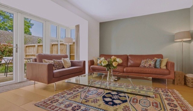 Modern & Spacious Two bed home close to Cambridge in Cottenham