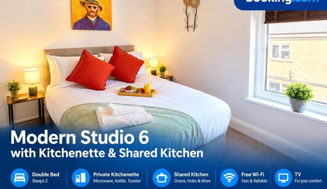 Modern Studio 6 with Kitchenette & Shared Kitchen in Peterborough