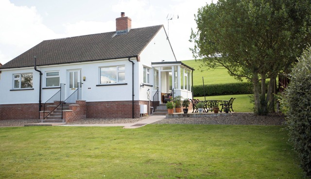 Peaceful countryside views, stunning local walks, heritage, wildlife. Cosy/clean