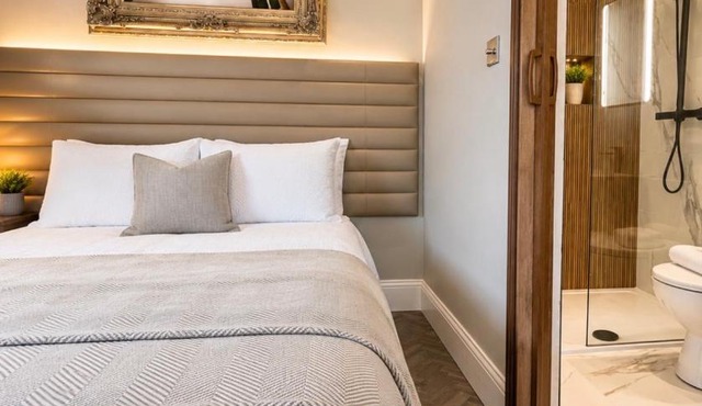 Peaceful Fenham Studio Suite in Newcastle with Free Parking