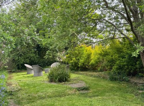 Peaceful Home in Surbiton, Surrey, UK near Chessington World of Adventure & Wimbledon with free parkings