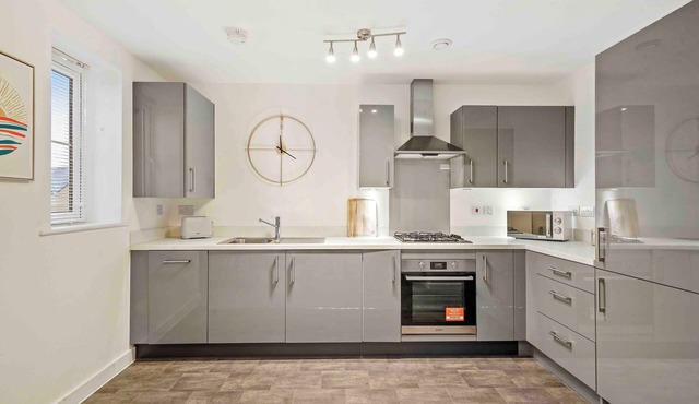 Peterborough Serviced Accommodation - Lux 2 Bed Apartment | Solari Living in Peterborough