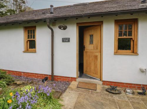 Plum Tree Cottage in Castleton