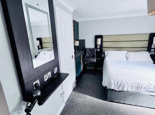 PREMIER COUNTRYSIDE STAYS 3 Guest Rooms SLEEPS 8