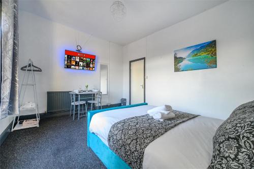 RB27GT - Comfortable Shared Bedroom in Morley in Leeds