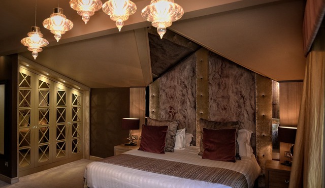 Red Hall Hotel