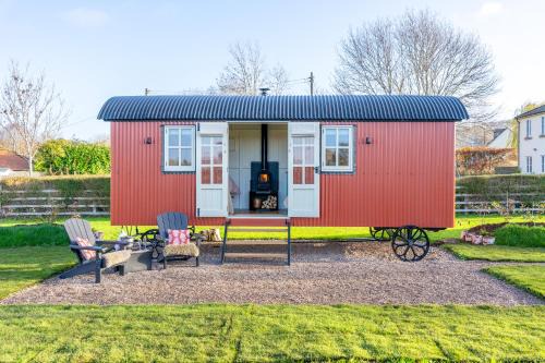 Red Robin Retreat