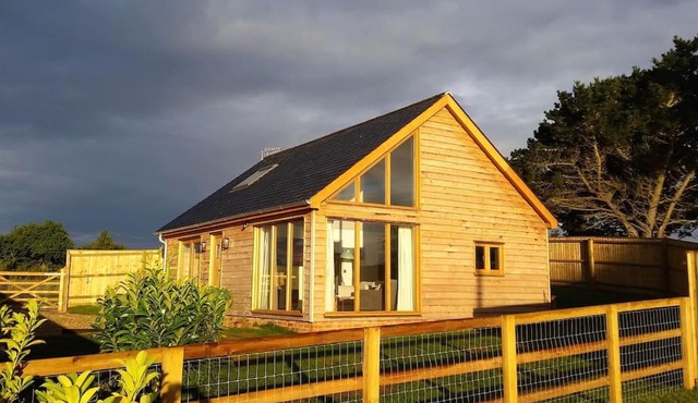 River Cottage - Stunning estuary views