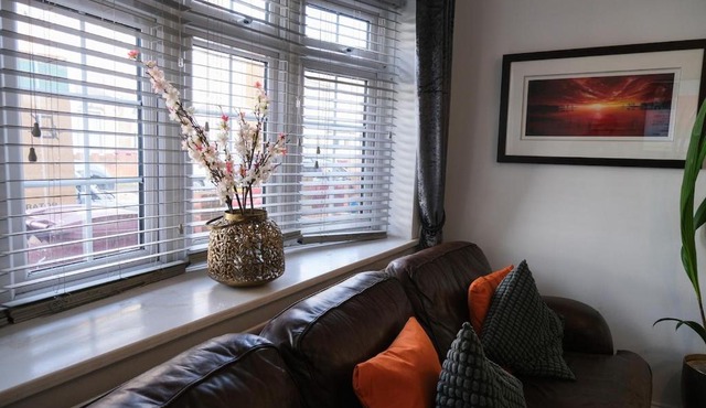 River Home next to Town, RailStation with Parking options