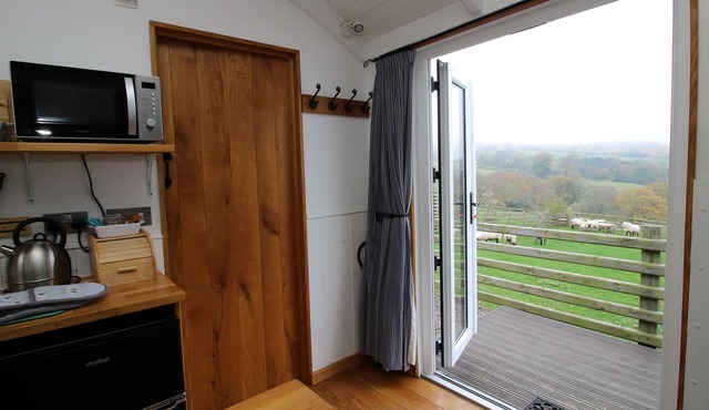 Shepherds Cabin at Titterstone Hot Tub & Dog-friendly Near Ludlow