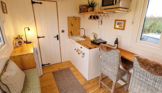 Shepherds Hut - Ash