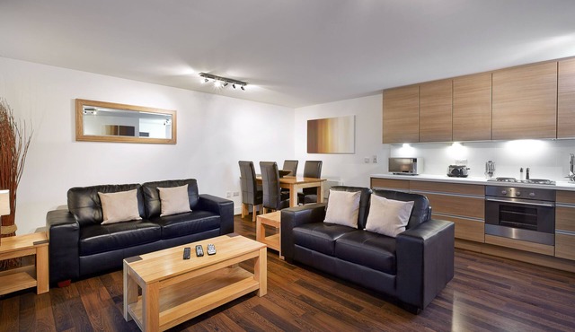 Skyline Plaza by Viridian Apartments