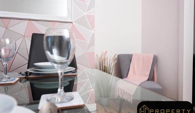 Spacious 3 bed, 2 min from A1