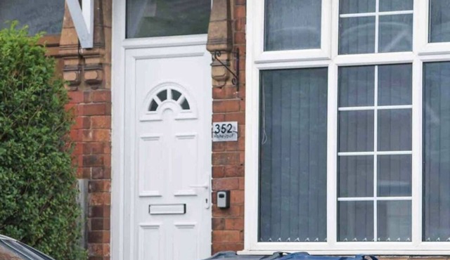 Spacious 4 Bedroom House close to Birmingham City Center