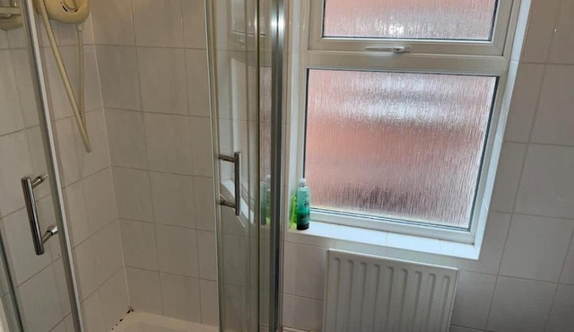 Spacious Central 4 Bedroom House with fast WiFi in Belfast
