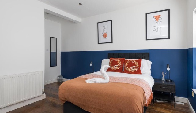 Spacious & Charming 2BR - Perfect Stay in Northampton