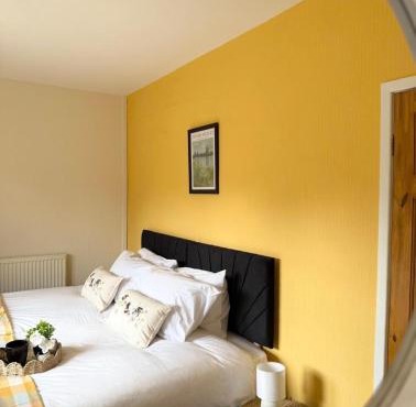 Spacious Hawarden Haven 3BR Free Parking Long Stay