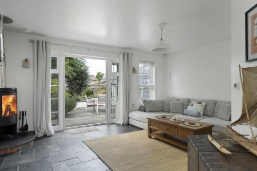 Spacious House Large Patio & Free Parking