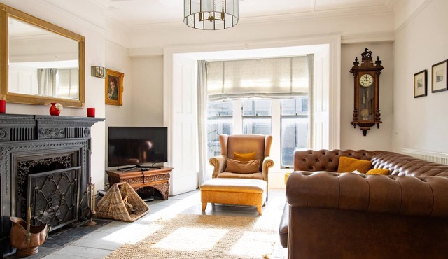 Spacious Seaside Home with Cinema Room - Pass the Keys