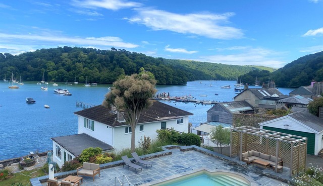 Spacious Waterfront Home with Pool in Dittisham