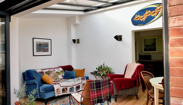 St James: Light, airy house with garden near Exeter university and town centre.