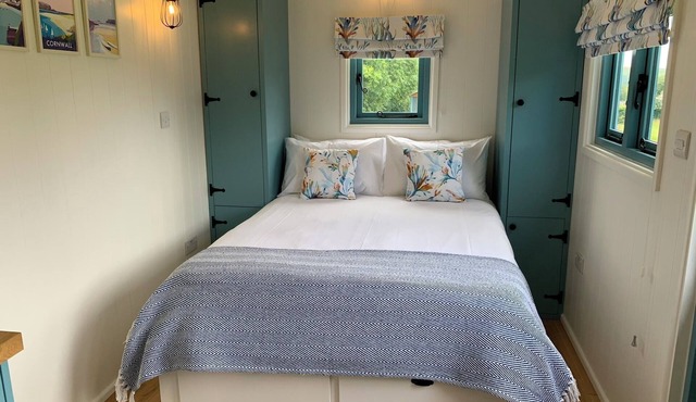 St. Kew Shepherd Huts