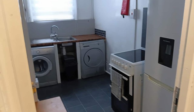 Studio Sleeps 2 With Parking