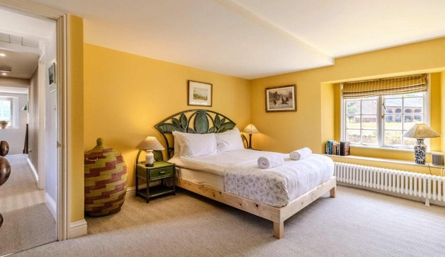 Stunning 4-bed Countryside Home by Renzo Free Parking Stunning Location in Bedford