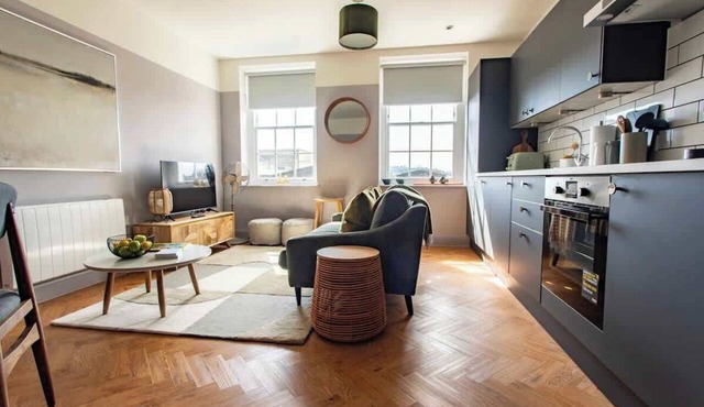 Stylish Bath Apartment near Roman Baths & Spa