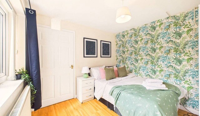 Stylish Middlesbrough Stay | Sleeps 6 | Parking