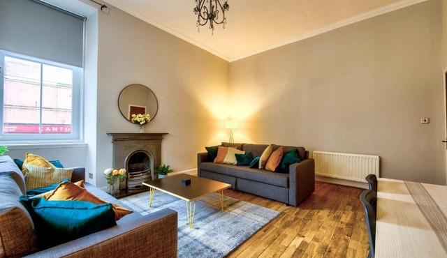 Stylish & Spacious 3 Bedroom Apt in Finnieston, West End