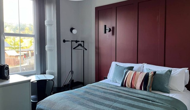 Stylish studio room, king, en-suite & kitchenette (room1)