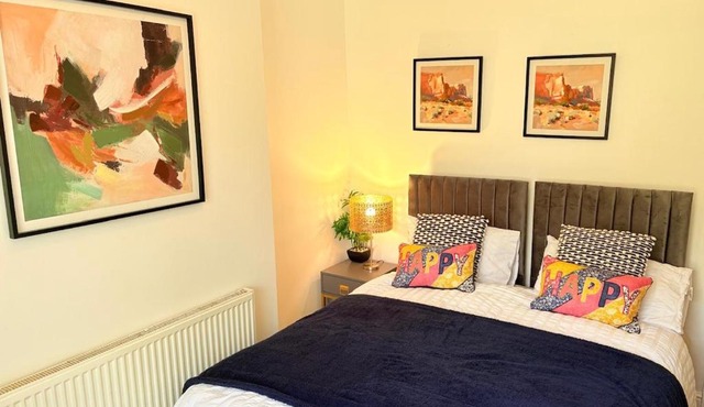 Stylish Studio1,Weekly,Monthly Stay deals,Parking,Contractors,NHS, Relocators,nr Sandwell hospital