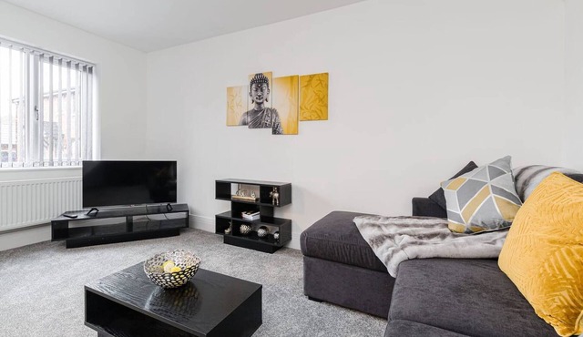 Tannery House | 3 Bedrooms, Parking, Wi-Fi