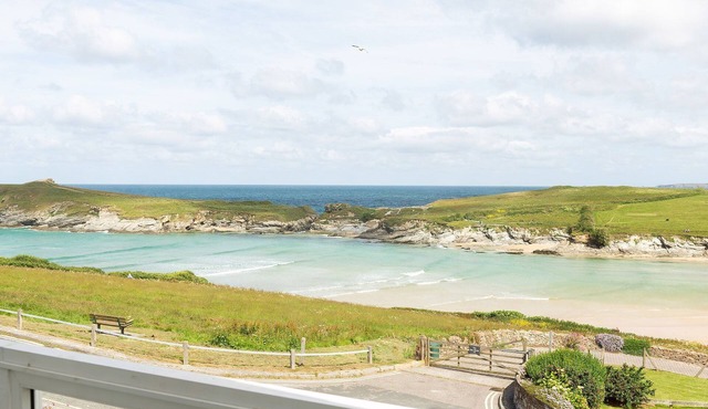 The Breakers offers exceptionally flexible and spacious accommodation with five bedrooms and four ba