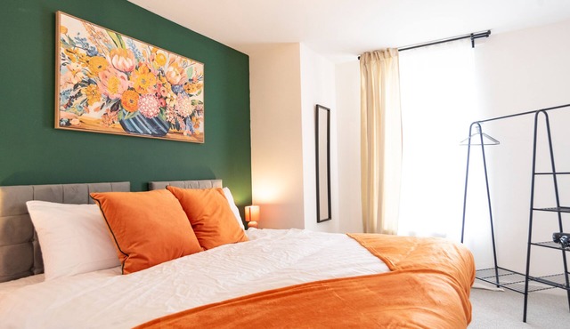 The Coastal Loft | Sleeps 6 | Central Folkestone
