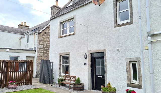 The Old Library is a stylishly decorated 3-bedroom property located in the heart of Brora. Combining comfort and contemporary style throughout, it offers a welcoming space that is perfect for relaxing, exploring, or simply enjoying time together.