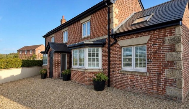 The Old Pub Wiltshire Unique Luxury Cellar Retreat with Private Sauna and Gym