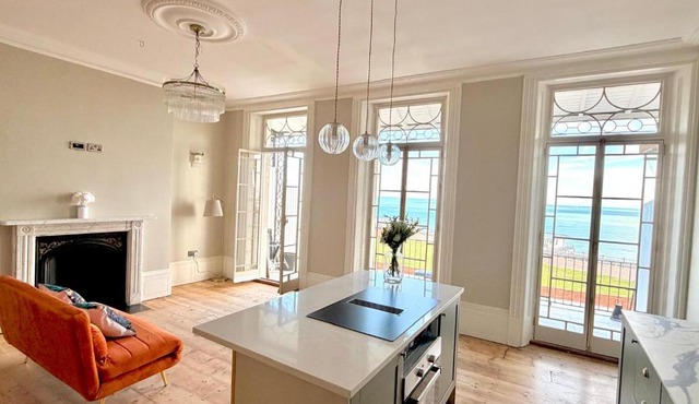 The Royal Harbour Suites - Wellington Crescent